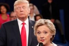 Clinton et Trump dans leur sprint final, tension accrue