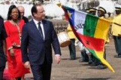 Hollande à Bangui pour éviter la partition de la Centrafrique