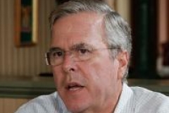 Jeb Bush défend son frère aîné attaqué par Trump