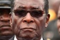 Mugabe admet des erreurs dans la controversée réforme agraire