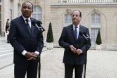 Issoufou et Hollande veulent des élections d'ici juillet au Mali