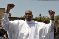 Abdoulaye Wade exige  la libération des "otages politiques"