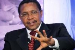 Le président tanzanien passe la main après deux mandats 