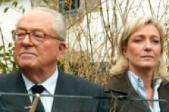 Jean-Marie Le Pen "poignardé" par sa fille